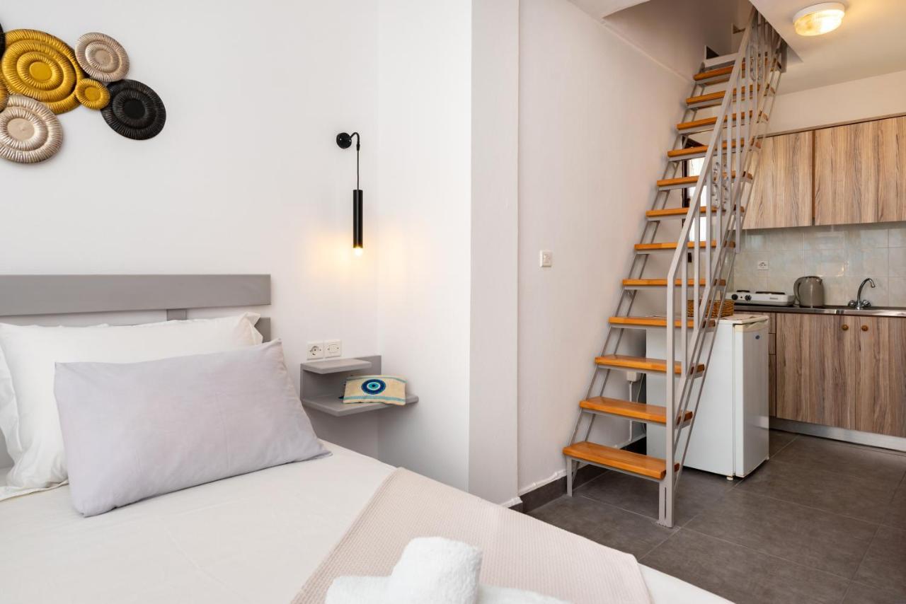 Marina'S Studios Perivolos  Eksteriør billede